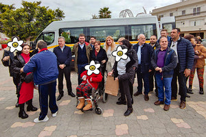 Ένα νέο, σύγχρονο λεωφορείο για τις ανάγκες μεταφοράς των παιδιών του Κέντρου Δημιουργικής Απασχόλησης Παιδιών με Αναπηρίες (ΚΔΑΠμεΑ) του Δήμου Μαλεβιζίου