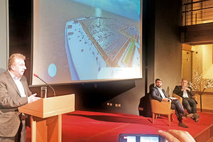 ο περιφερειάρχης Κρήτης Σταύρος Αρναουτάκης μιλώντας στα Χανιά