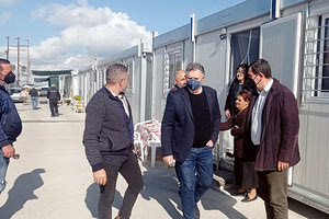 Κοντά στους σεισμόπληκτους στο Αρκαλοχώρι, ο δήμαρχος Μανώλης Φραγκάκης