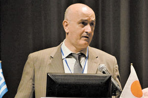 Ο διευθυντής της ΩΡΛ κλινικής του ΠΑΓΝΗ καθηγητής Εμμανουήλ Προκοπάκης