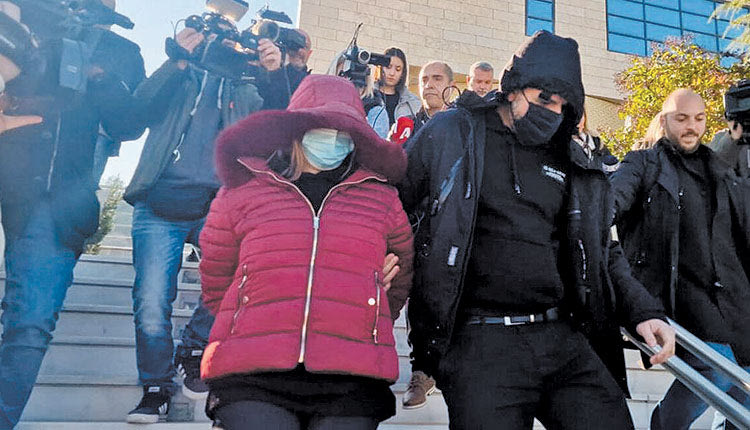 Πέταξε το βρέφος της στο ποτάμι