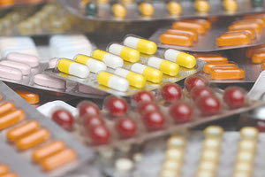 Η χώρα μας λαμβάνει μέτρα για τις ελλείψεις στα φάρμακα