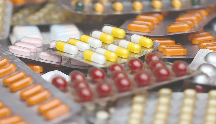 Η χώρα μας λαμβάνει μέτρα για τις ελλείψεις στα φάρμακα