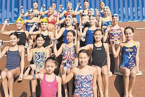 Κολυμβήτριες που συμμετείχαν στον Μαραθώνιο Αγάπης