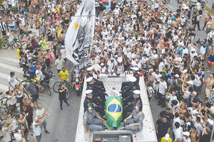 Ο «βασιλιάς» Πελέ στην αιωνιότητα