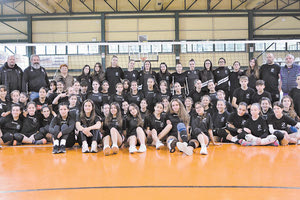 Τα παιδιά από την Ακαδημία του ΟΦΗ χάρηκαν το βόλεϊ στη γιορτή του συλλόγου