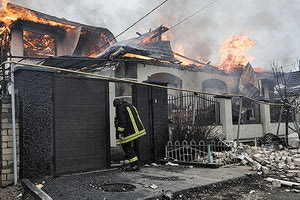Mε εχθροπραξίες και εκατέρωθεν κατηγορίες ολοκληρώθηκε το βράδυ του Σαββάτου η μονομερής ρωσική εκεχειρία την οποία είχε διατάξει ο Βλαντιμίρ Πούτιν στην Ουκρανία λόγω των Χριστουγέννων με το Παλαιό Ημερολόγιο, που ακολουθεί η Ρωσική Ορθόδοξη Εκκλησία.