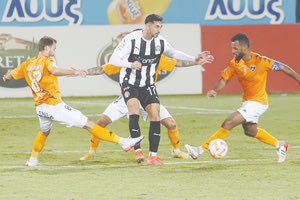 Ψάχνει βαθμούς παραμονής στο Αγρίνιο