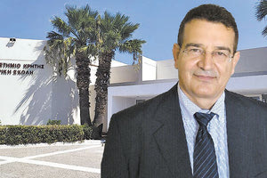 Ο κοσμήτορας καθηγητής, Γιώργος Κοχιαδάκης, είπε στην “Π” ότι θεωρεί και τα δύο θέματα πολύ σοβαρά