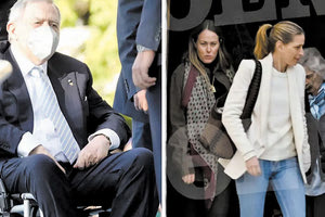 Σε κρίσιμη κατάσταση συνεχίζει να νοσηλεύεται στην εντατική ιδιωτικού θεραπευτηρίου της Αθήνας ο τέως βασιλιάς Κωσταντίνος μετά από οξύ εγκεφαλικό.