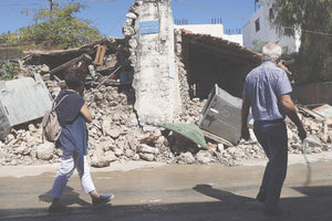 ΓΙΑ ΤΟΥΣ ΣΕΙΣΜΟΠΛΗΚΤΟΥΣ ΤΟΥ ΔΗΜΟΥ ΜΙΝΩΑ: Τα ιδιοκτησιακά προβλήματα τροχοπέδη στις αποζημιώσεις