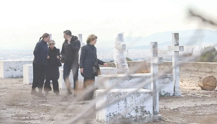 Στο Τατόι, δίπλα στους προγόνους του, θα ταφεί ο έκπτωτος βασιλιάς Κωνσταντίνος