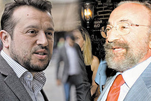 Την πρόθεσή του να υποβάλει μήνυση κατά της γραμματέως του επιχειρηματία Χρήστου Καλογρίτσα για όσα είπε στο Ειδικό Δικαστήριο ότι «έφευγαν φάκελοι και τσάντες με χρήματα για το κόμμα» (ΣΥΡΙΖΑ)» ανακοίνωσε με δήλωσή του ο βουλευτής του ΣΥΡΙΖΑ Νίκος Παππάς,