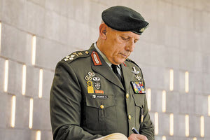 νέες αποκαλύψεις για την παρακολούθηση του αρχηγού ΓΕΕΘΑ Κωνσταντίνου Φλώρου