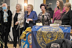 Μια ωραία και σεμνή τελετή οργάνωσε χθες το βράδυ ο Σοροπτιμιστικός Όμιλος «Αρετούσα» στο πρώην ΚΑΦΕ VENETO.