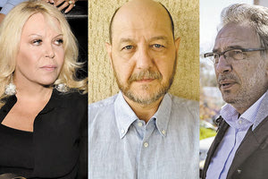 Κάνει πάλι το «μπαμ» το κόμμα! Υποψήφιοι με το ΚΚΕ θα είναι στις επόμενες εκλογές η Σεμίνα Διγενή, ο Θέμης Πάνου και ο Διονύσης Τσακνής, όπως ανακοίνωσε χθες ο Περισσός. Σύμφωνα με το ΚΚΕ, η Σεμίνα Διγενή θα είναι υποψήφια στον Νότιο Τομέα Αθηνών