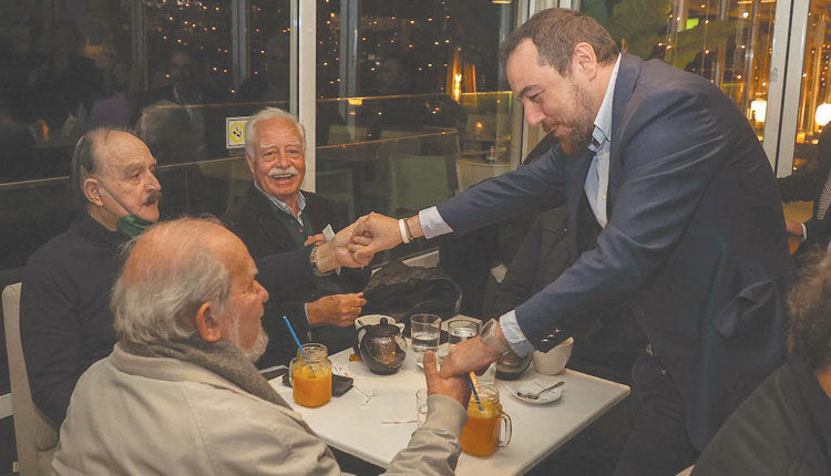 Ωραία πρωτοβουλία του Φραγκίσκου Παρασύρη να μαζέψει ιστορικά στελέχη του ΠΑΣΟΚ.