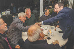 Ωραία πρωτοβουλία του Φραγκίσκου Παρασύρη να μαζέψει ιστορικά στελέχη του ΠΑΣΟΚ.