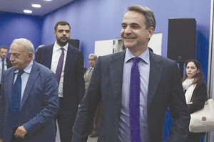 Σε τροχιά εκλογών μπαίνει η κυβέρνηση