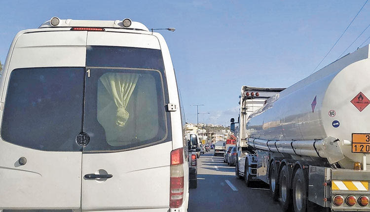 Ατελείωτες ουρές στον ΒΟΑΚ ξανά λόγω έργων