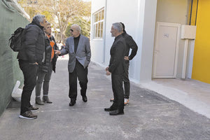 ΑΚΑΔΗΜΙΑ: “Τρέχουν” οι εργασίες αλλά τι θα γίνει με τα μαθήματα;