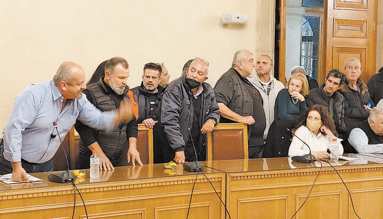 ΓΙΑ ΤΟ ΚΥΚΛΟΦΟΡΙΑΚΟ Επεισοδιακή συνεδρίαση στο Δημοτικό Συμβούλιο
