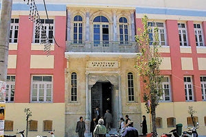 Ηράκλειο: Πήγαν να αγοράσουν γλυκά για τη γιορτή, σκοτώθηκε ο πατέρας, τραυματίστηκαν μητέρα και κόρη