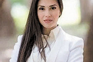 η Μαριαλένα Μπαμιεδάκη, εκπαιδευτικός