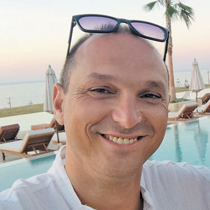 Η οικογένεια της «Π» είναι πιο φτωχή, μετά από την απώλεια του Γιάννη Χαμαλάκη, για χρόνια λογιστή της εφημερίδας