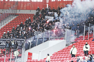 Εντυπωσιακή ήταν η παρουσία του κόσμου του ΟΦΗ στο Φάληρο