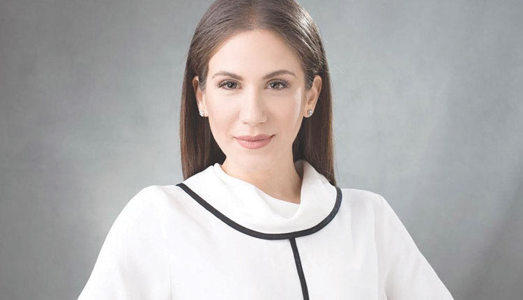 Η Ελένη  Βατσινά