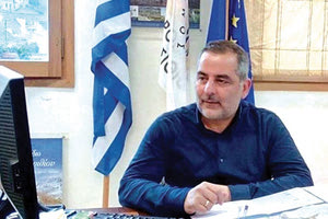 ο δήμαρχος Οροπεδίου Γιάννης Στεφανάκης