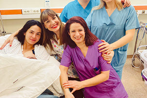 το πρώτο παιδί που γεννήθηκε, ένα λεπτό μετά την έλευση του 2023, στο Ηράκλειο