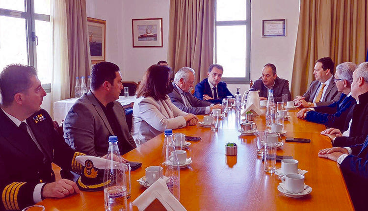 Τα γραφεία του Οργανισμού Λιμένος Ηρακλείου επισκέφθηκε προχθές ο υπουργός Ναυτιλίας και Νησιωτικής Πολιτικής κ. Γιάννης Πλακιωτάκης