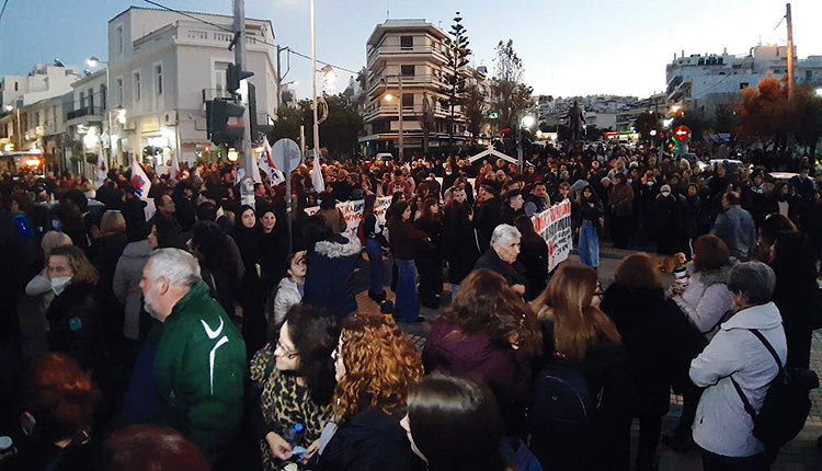 Στους δρόμους οι πολίτες του Ρεθύμνου χθες για το νοσοκομείο της πόλης τους