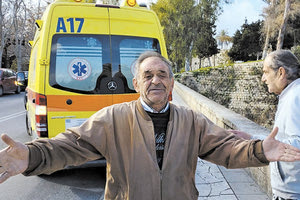 Νέα πτώση δέντρου απείλησε 70χρονο