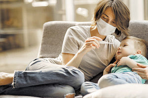 Πώς ρίχνουμε τον πυρετό στα παιδιά