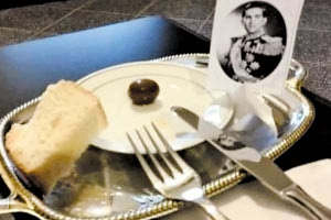 Ψωμί κι ελιά και χωρίς τον βασιλιά