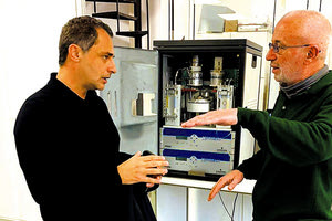 Μάξιμος Σενετάκης με τον καθηγητή Νίκο Πασαδάκη