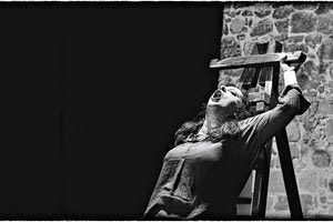 Διονύσιου Σολωμού «Η Γυναίκα της Ζάκυθος» από τη MoueTTeTheatreGroup, σε σκηνοθεσία Στέλλας Κουφάκη και ερμηνεία Σοφίας Δερμιτζάκη