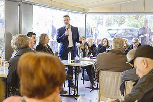 σε καφενείο στο Αιγάλεω ο πρόεδρος του ΣΥΡΙΖΑ-ΠΣ Αλέξης Τσίπρας