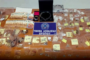 Τα κλοπιμαία στο σπίτι του αρχηγού της συμμορίας που ξάφριζε σπίτια στον Ωρωπό