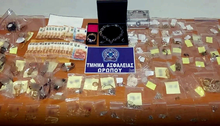 Τα κλοπιμαία στο σπίτι του αρχηγού της συμμορίας που ξάφριζε σπίτια στον Ωρωπό