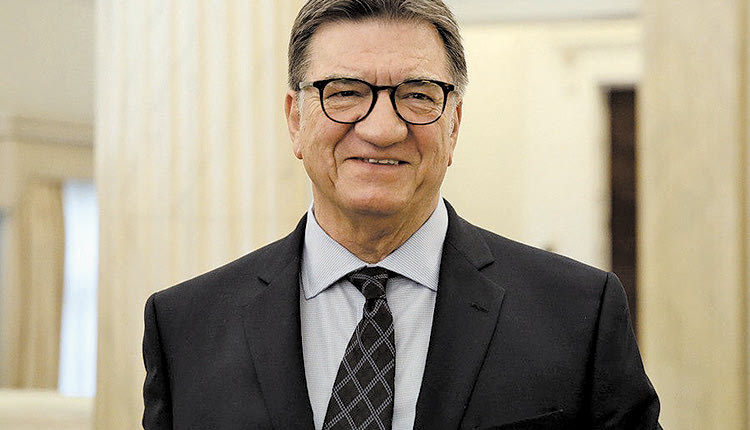 Ο Πέτρος  Ευθυμίου  πρόεδρος  του 3ου Συνεδρίου