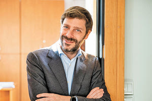 Νικόλας Γιατρομανωλάκης σ