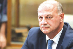 Κορδέλες και ταμπέλες…