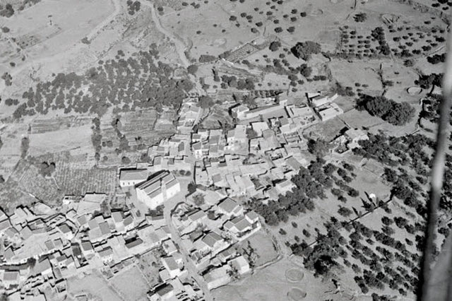 ΦΩΤΟΗΜΕΡΑΣ: 1943. Η Κασταμονίτσα φωτογραφημένη από γερμανικό αεροσκάφος (φωτογραφία Karl Ottahal).