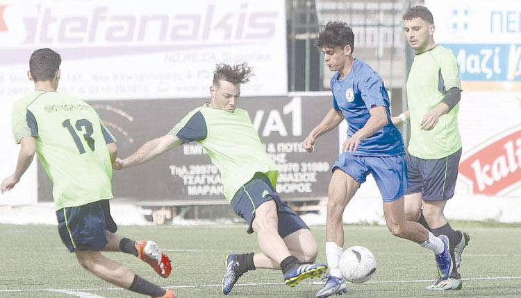  Φάση από το παιχνίδι ποδοσφαίρου του 2ου ΕΠΑΛ Ηρακλείου με το ΓΕΛ Αρκαλοχωρίου