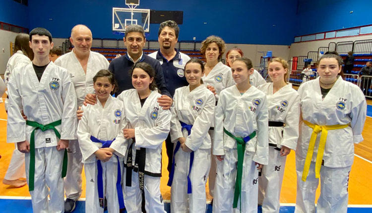 Στο “Φιλωνίδειο” στη Χερσόνησο, στο αγωνιστικό σεμινάριο TAE KWON DO I.T.F. «Κρήτη 2023», για τα σωματεία μαχητικών τεχνών, παρευρέθηκε ο υφυπουργός Αθλητισμού και βουλευτής Ηρακλείου, Λευτέρης Αυγενάκης