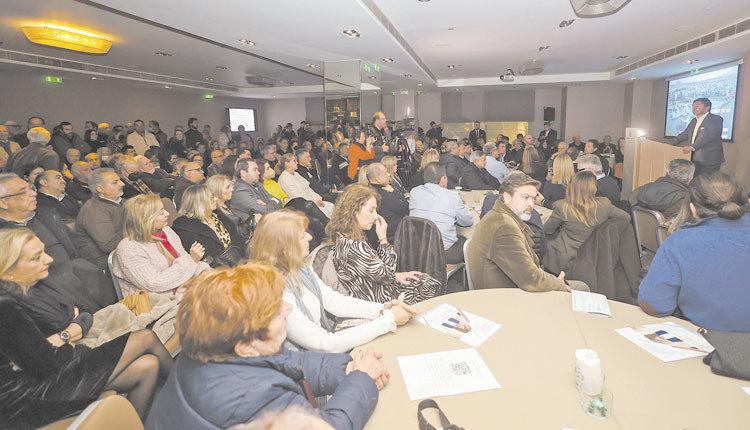 Πλήθος κόσμου στην παρουσίαση της υποψηφιότητας Αλεξάκη